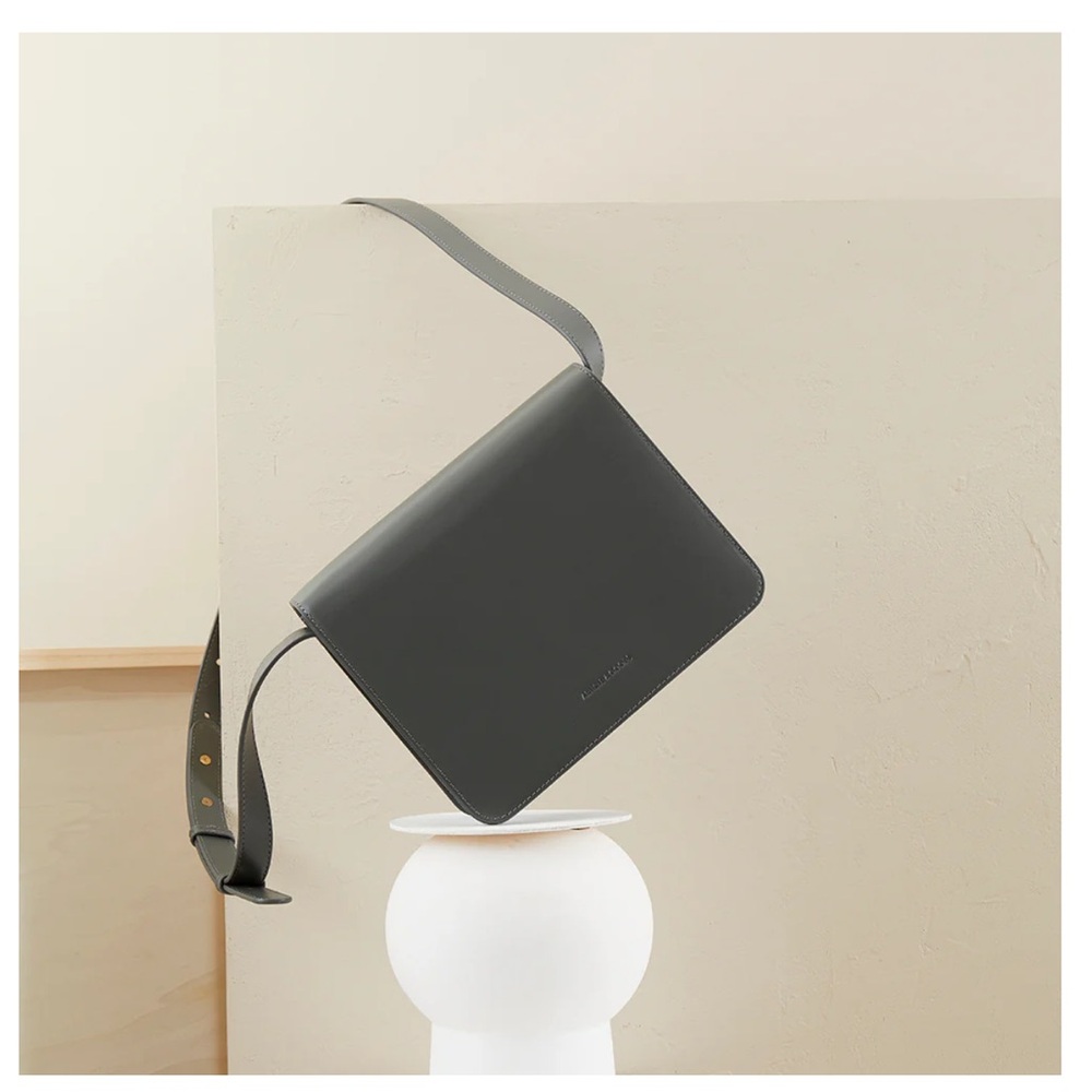 Article & Goods - flap box crossbody slate grey